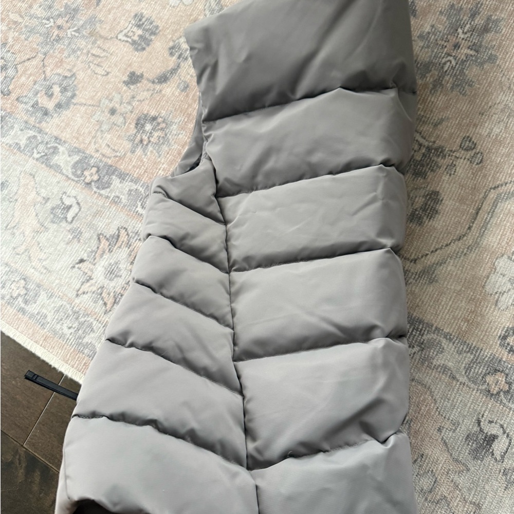 Canada Goose Light Grey canvas Puffer Vest with black Logo Patch - Picture 2 of 10